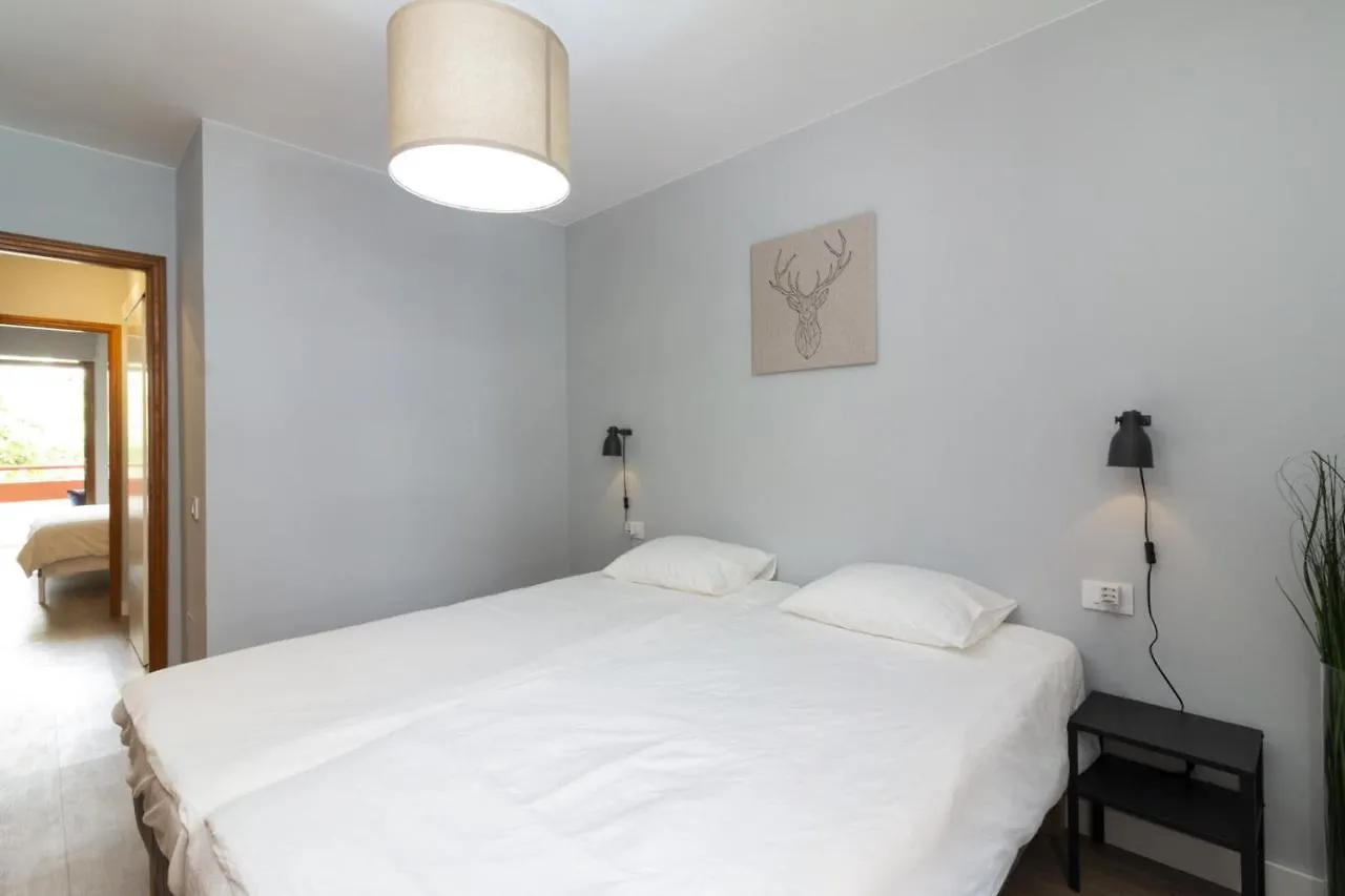 ארונה Homeforguest New Modern Apartment With Pool ספרד