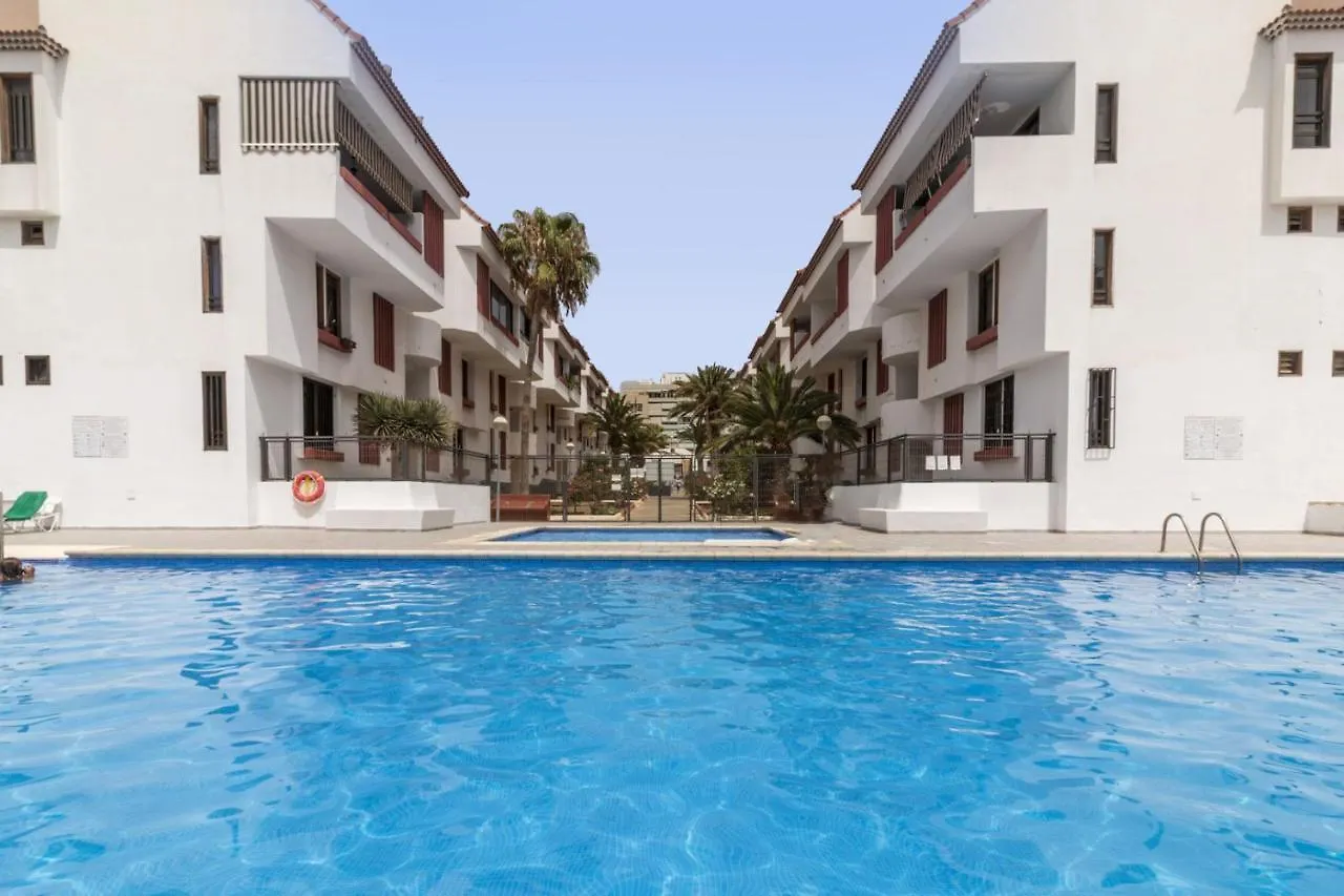 ארונה Homeforguest New Modern Apartment With Pool