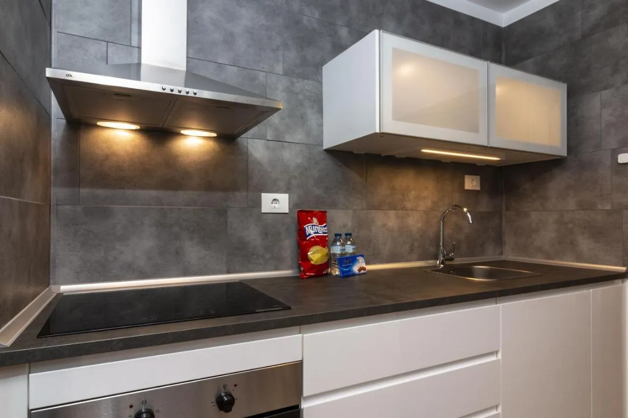 ארונה Homeforguest New Modern Apartment With Pool 0*,