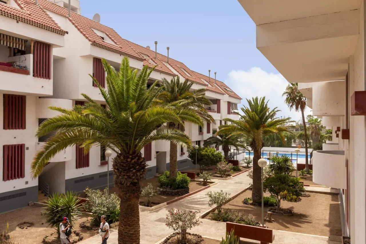 ארונה Homeforguest New Modern Apartment With Pool